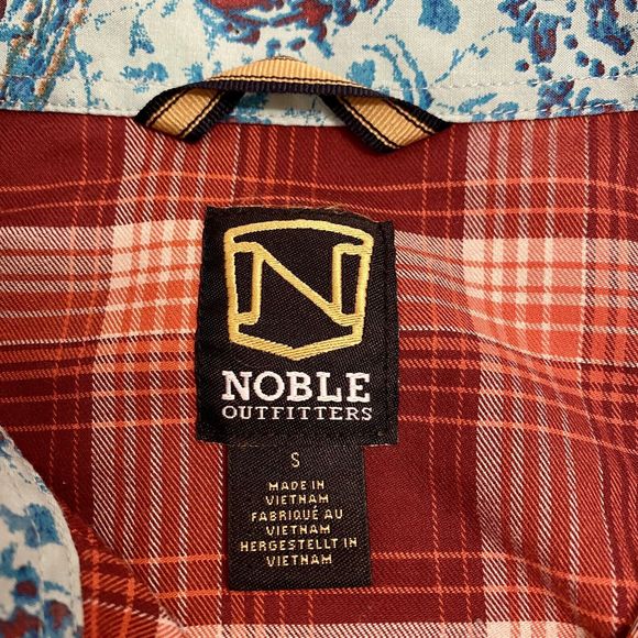 Noble Outfitters Mens Small Pearl Snap Western Shirt Red Plaid Flip-Cuff Stretch - Picture 7 of 9